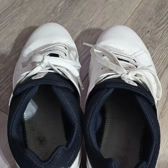 On Running White Sneakers Classic Athletic Design