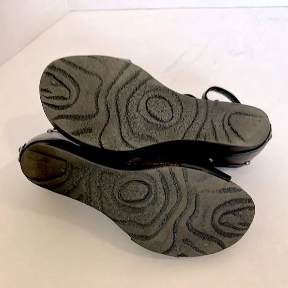 OTBT Trailblazer Black Wedge Sandals size 8 EUC