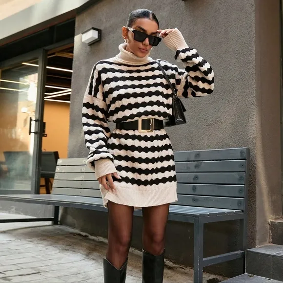 Oversize Sweater Dress With Black And White Striped Wavy Knit Pattem