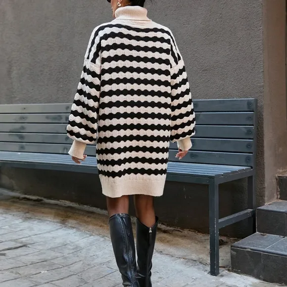 Oversize Sweater Dress With Black And White Striped Wavy Knit Pattem
