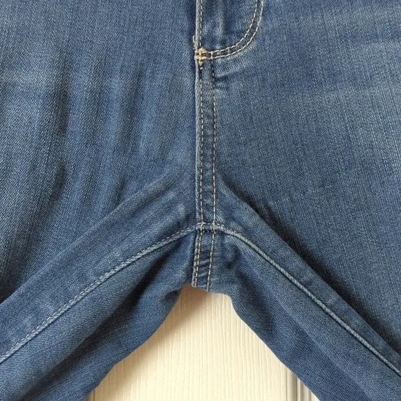 Paige Hoxton Classic Mid Rise Medium Wash Ultra Skinny Jeans Blue 26
