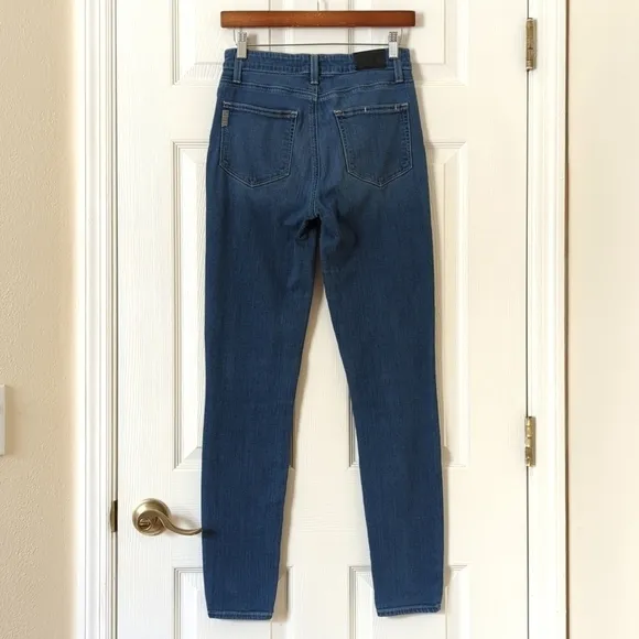 Paige Hoxton Classic Mid Rise Medium Wash Ultra Skinny Jeans Blue 26