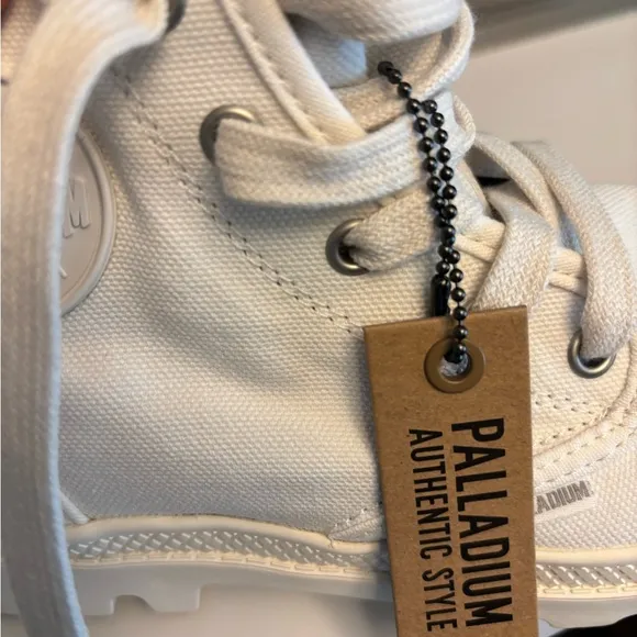 Palladium Pampa HI Women’s Size M 8 39.5 White Canvas High-Tops