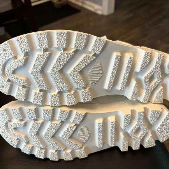 Palladium Pampa HI Women’s Size M 8 39.5 White Canvas High-Tops