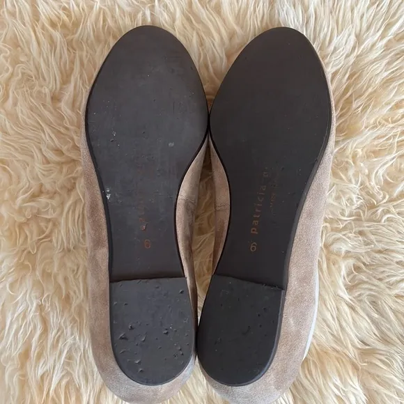 Patricia Green Beige Suede Loafers Sz-6