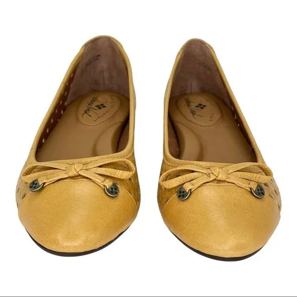 Patricia Nash Bettina Ochre Leather Perforated Bow Accent Womens Flats Size 6M