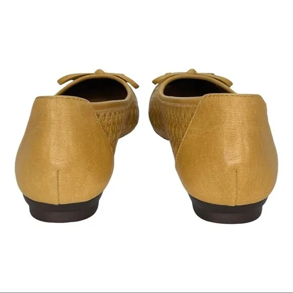 Patricia Nash Bettina Ochre Leather Perforated Bow Accent Womens Flats Size 6M