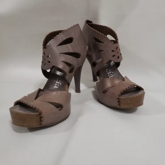 Pedro Garcia Gray Pauline Heel Sandals size 6.5