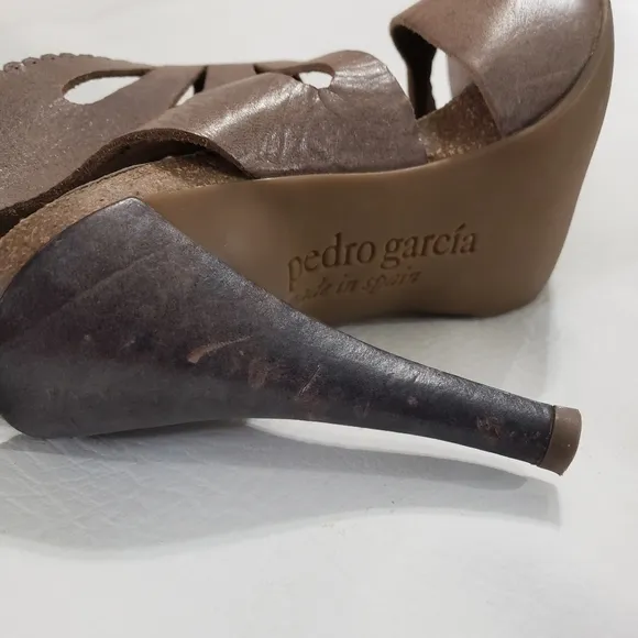 Pedro Garcia Gray Pauline Heel Sandals size 6.5