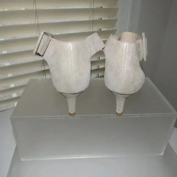 PELLE MODA Ankle Strap Dress Sandals Size 8.5M
