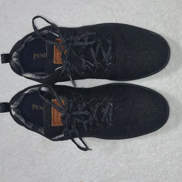 PENDLETLON WOOL SNEAKERS SIZE 8.5 MENS
