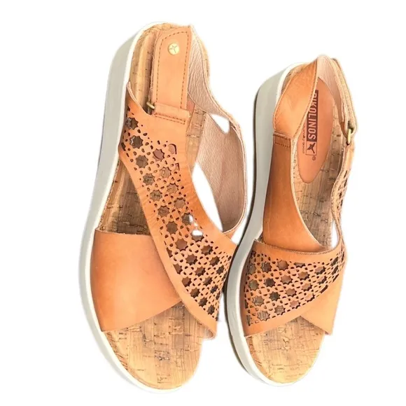 Pikolinos Leather Sandals with adjustable back strap. Size 38/7.5