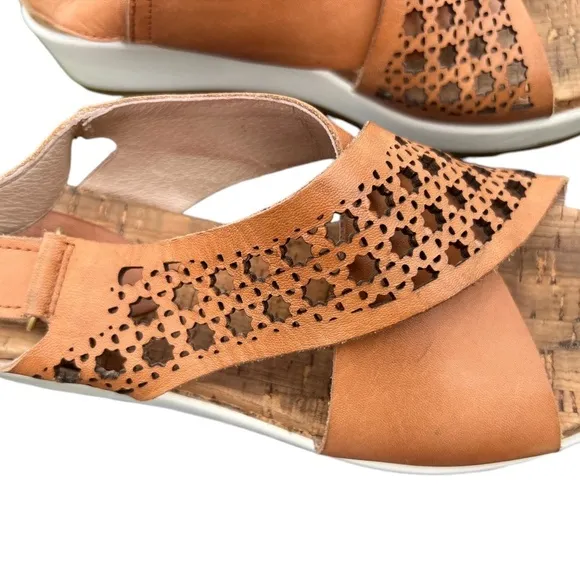 Pikolinos Leather Sandals with adjustable back strap. Size 38/7.5