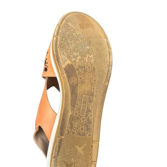 Pikolinos Leather Sandals with adjustable back strap. Size 38/7.5
