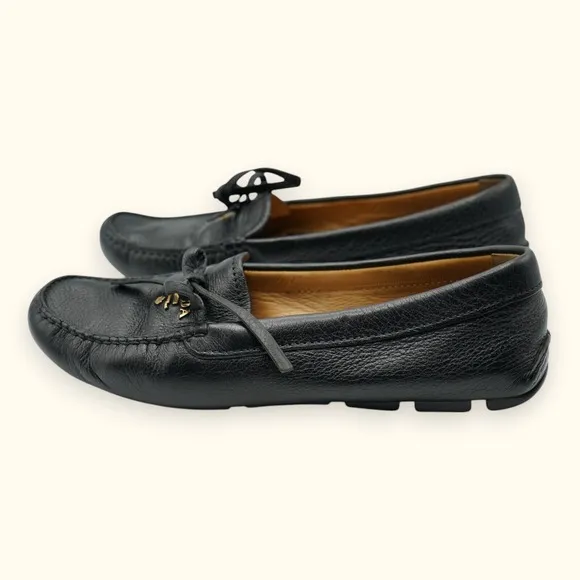 PRADA Women's Shoes Black Leather Driving Loafer with Gold Logo‎ Detail Size 6.5