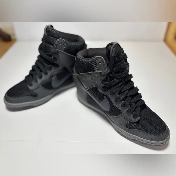 RARE Gray/Black Nike Sky Hi Dunks corduroy leather Wedge Sneaker Size 8 Women’s