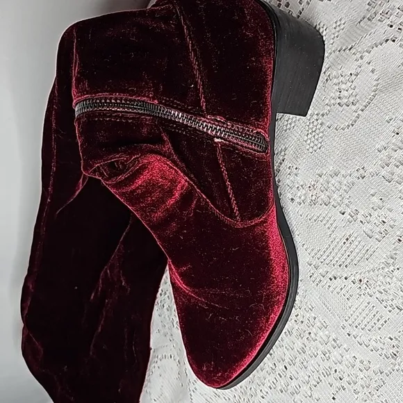 RARE Sol Sana burgundy velvet thigh high pull on holiday heeled boots sz 8