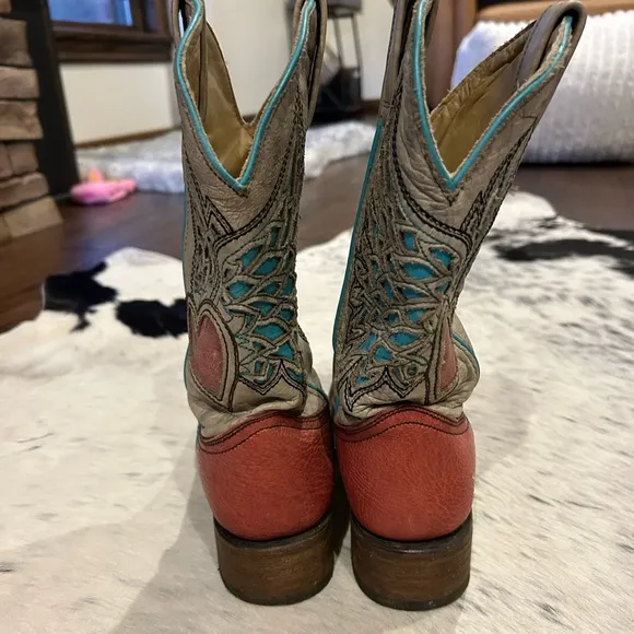 Rare Women’s Corral heart and wing cowboy boots