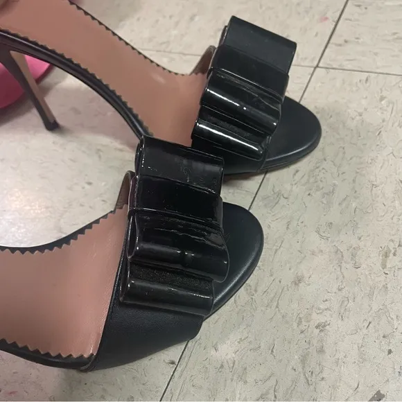 RED VALENTINO GARAVANI Sz 36 (US 5.5) Black Leather Ankle Strap Sandals Bow