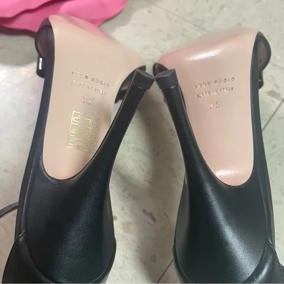 RED VALENTINO GARAVANI Sz 36 (US 5.5) Black Leather Ankle Strap Sandals Bow