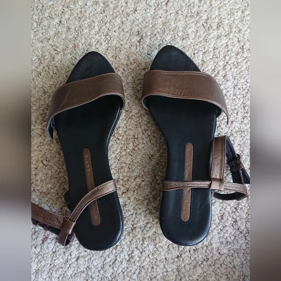 Robert CLERGERIE lambskin leather Bronze SANDALS size 8