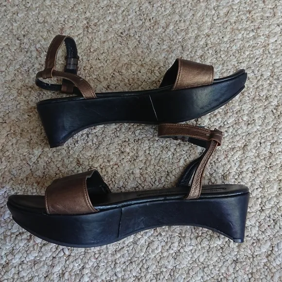 Robert CLERGERIE lambskin leather Bronze SANDALS size 8