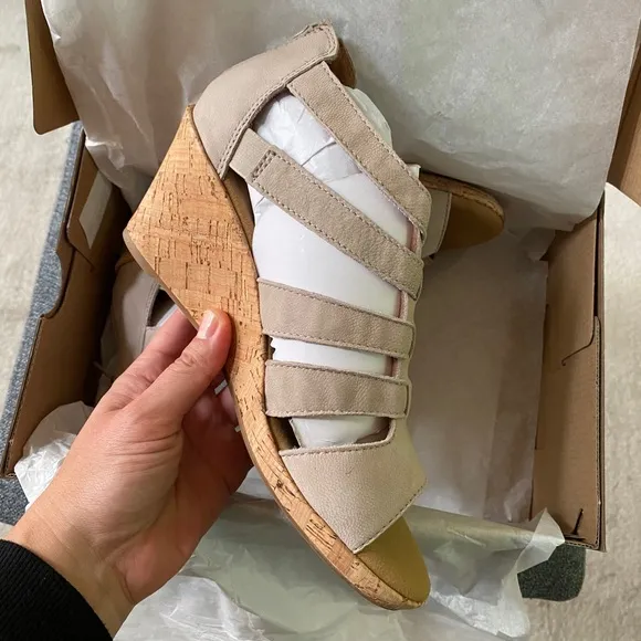 ROCKPORT Leather Gladiator Wedge Sandals 7 Wide