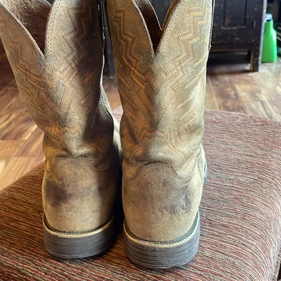 Rocky Men's Brown Pull On Boots. Fair Condition. Size 11M.