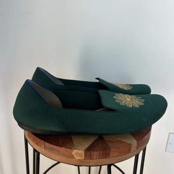 Rothy’s Almond Toe Evergreen Embroidered Loafers in Size 10
