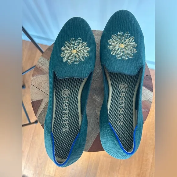 Rothy’s Almond Toe Evergreen Embroidered Loafers in Size 10