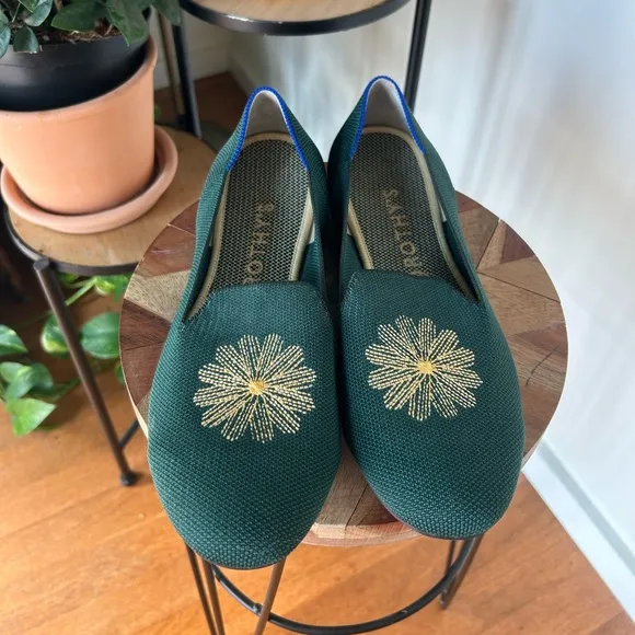 Rothy’s Almond Toe Evergreen Embroidered Loafers in Size 10