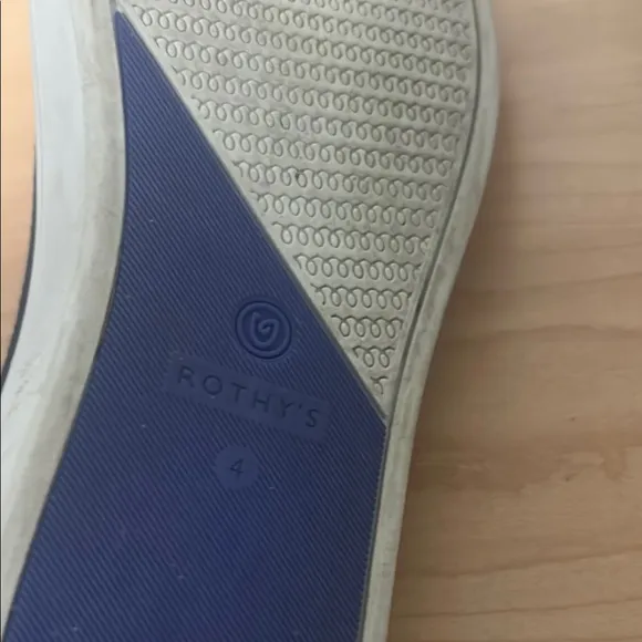 Rothy's Black Slip-On  flats Sneakers size 4 kids