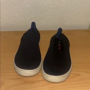 Rothy's Black Slip-On  flats Sneakers size 4 kids