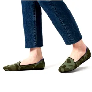 ROTHY'S Camo Olive Green Machine Washable Loafer Flat Size 9 NWOT