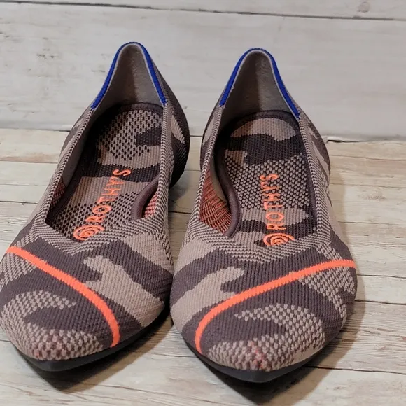 Rothy's NWOB the point in Taupe Camo orange stripe