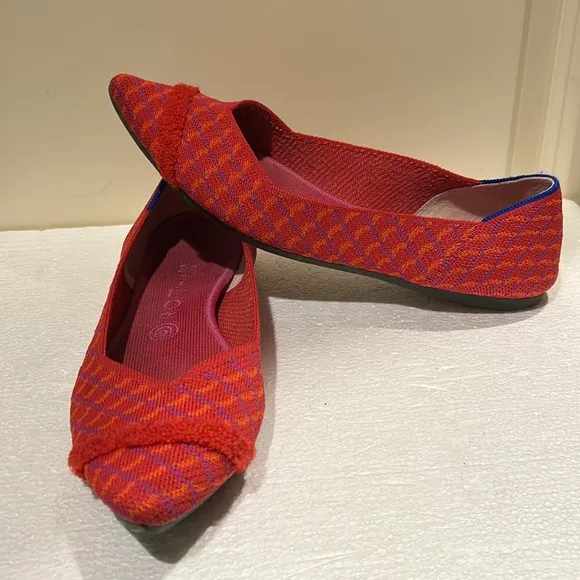 Rothy’s women Rare pattern! The Point Slip On Flats Shoe size 9.5 pinkish coral