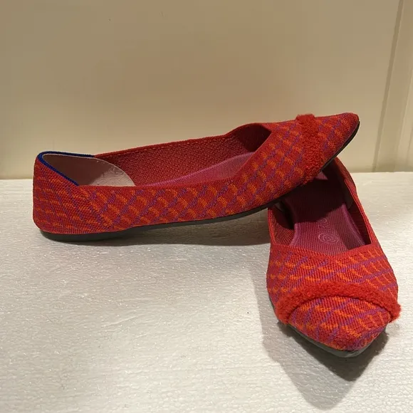 Rothy’s women Rare pattern! The Point Slip On Flats Shoe size 9.5 pinkish coral