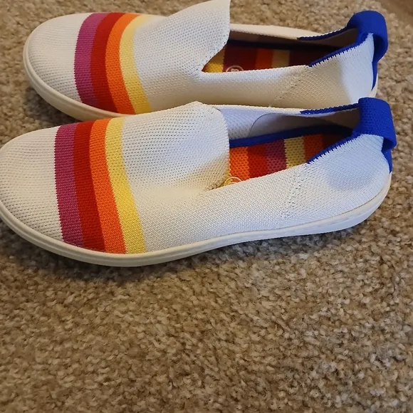 Rothy's Youth Spring Summer Vacay White Slip-On Sneakers With Rainbow Stripes 3
