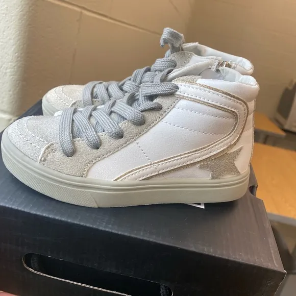 ROXANNE sneakers size 11 youth