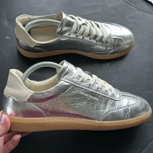 Russell &amp; Bromley Men’s Sz 41 / 7.5 Nordic Thin Sole Trainer Silver Sneakers