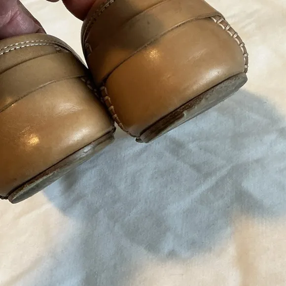 Salvatore Ferragamo 30367 Womens‎ Size 9 B Beige Loafers