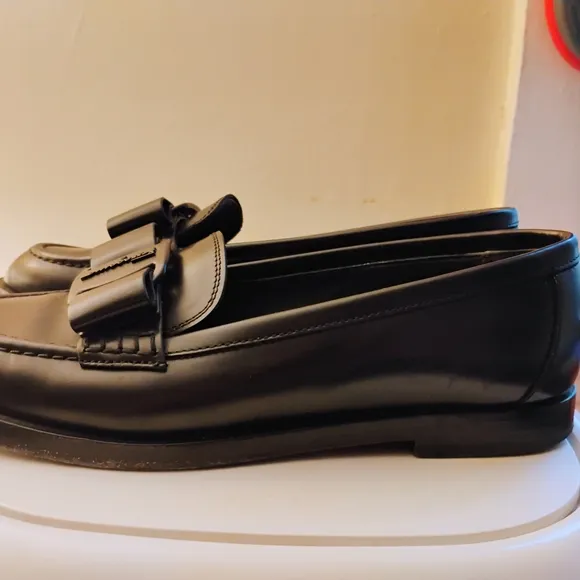 Salvatore Ferragamo Black Leather Loafers for Women