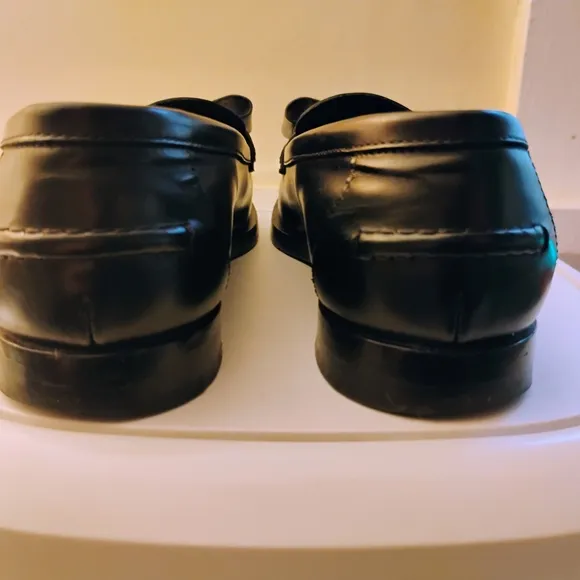 Salvatore Ferragamo Black Leather Loafers for Women