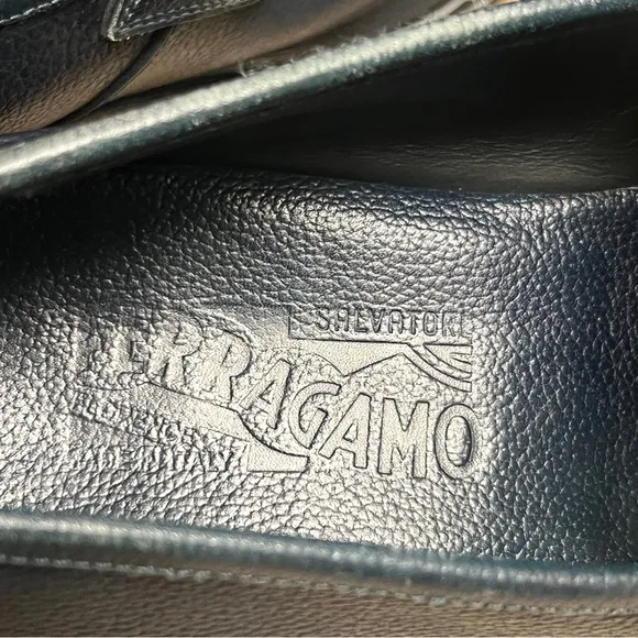 Salvatore Ferragamo moccasin Gancini Loafers US 10 UK 9 Midnight Blue Leather