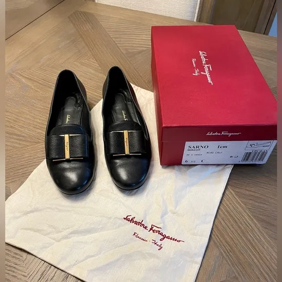 Salvatore Ferragamo Sarno Black Leather Loafers Shoes Flats