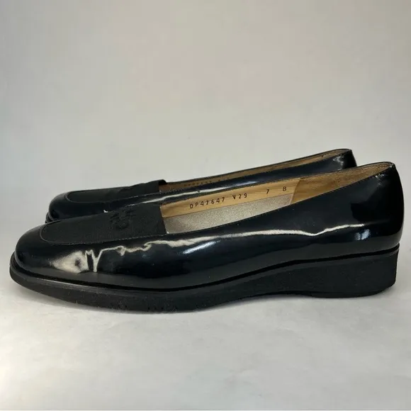 Salvatore Ferragamo Women's Flats Size 7B Black Leather Loafers Slip On Logo