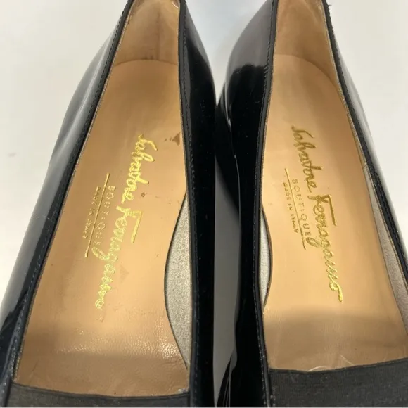 Salvatore Ferragamo Women's Flats Size 7B Black Leather Loafers Slip On Logo