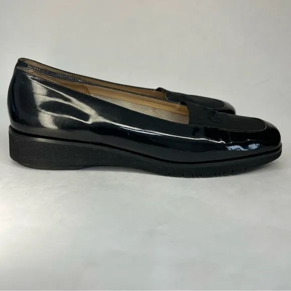 Salvatore Ferragamo Women's Flats Size 7B Black Leather Loafers Slip On Logo