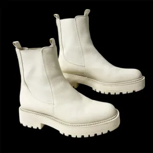 Sam Edelman Laguna Chelsea Boot Sz 9.5 Cream White Leather Pull On Boots EUC