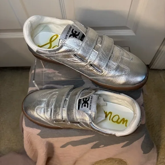Sam Edelman Talia Gum Sole Soft Silver Leather Dual Strap Sneakers, Size 7
